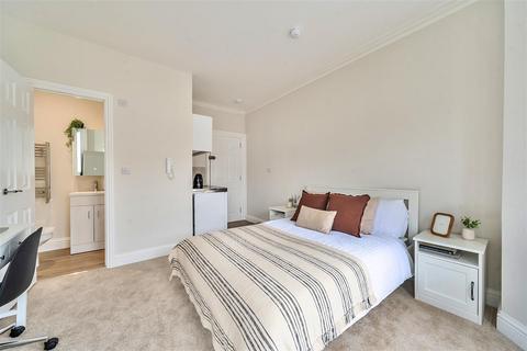 undefined, Grosvenor Road, Aldershot GU11