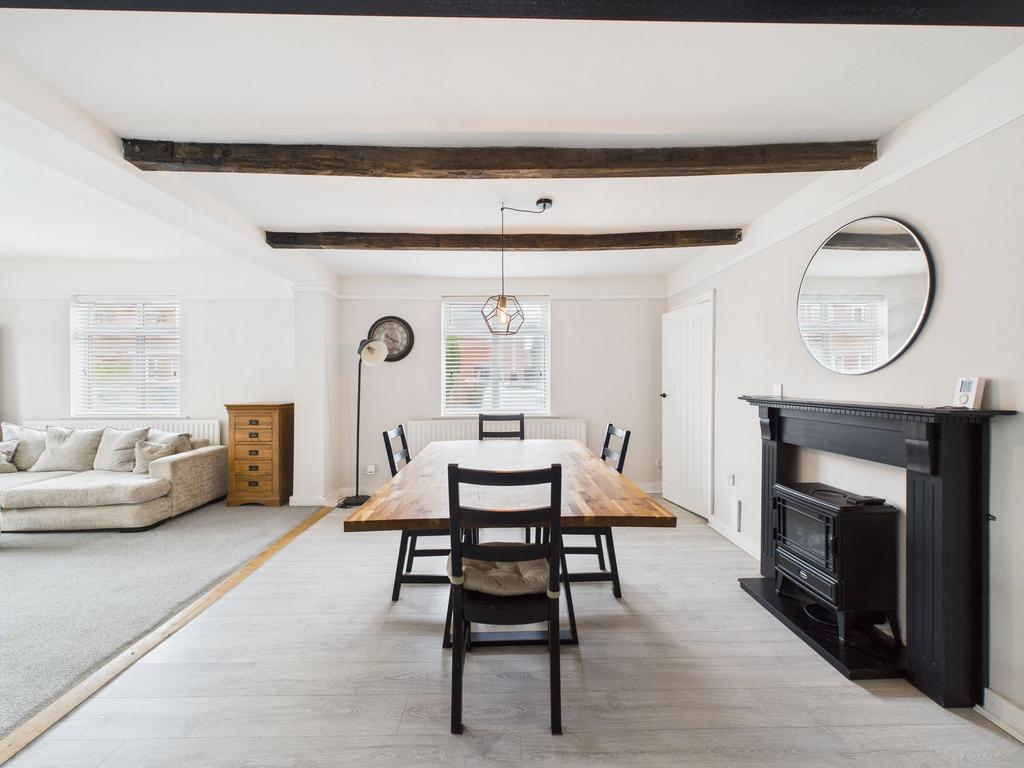 Dining area/sitting area