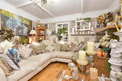 3 bedroom semi-detached house for sale, Repton Manor Road, Ashford, Kent