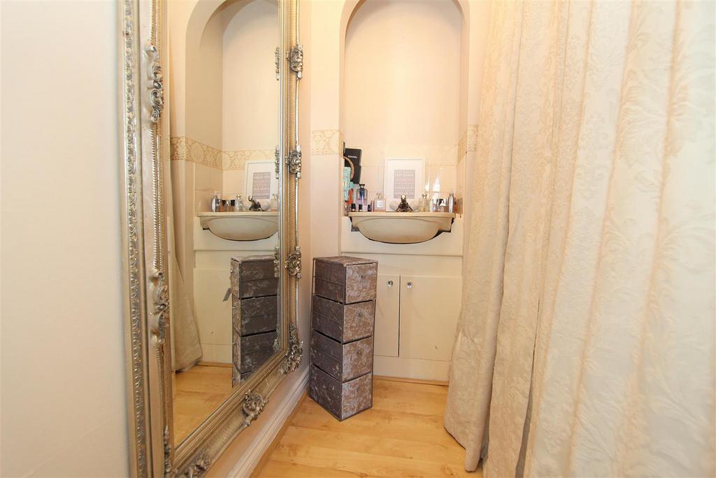 Wash room.JPG