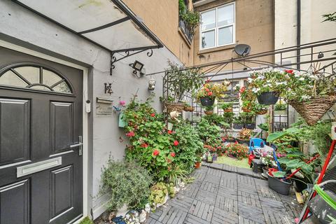 5 bedroom terraced house for sale, High Street, Chatham ME4