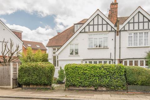 3 bedroom ground floor flat to rent, Lydford Road, NW2