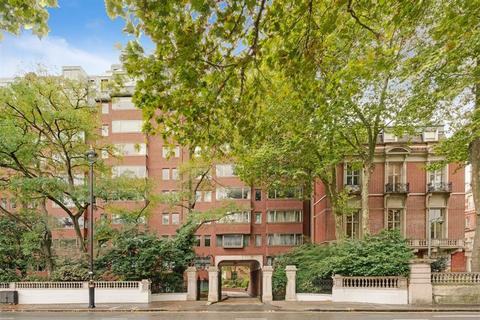 Knightsbridge, London SW7