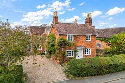 4 bedroom detached house for sale, Wick Road, Little Comberton, WR10