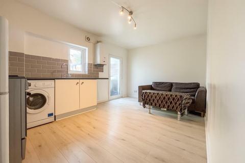 undefined, 1 Bedroom Flat To Let - HP11