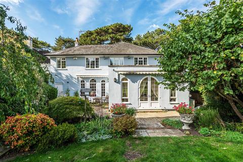 Robin Hill Fir Tree Road, Leatherhead, KT22 8RG