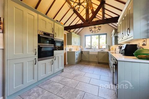 undefined, Kings Avenue, Tongham, Farnham