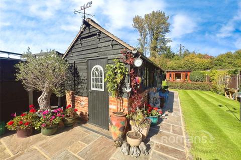 undefined, Kings Avenue, Tongham, Farnham