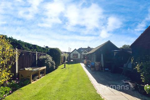 undefined, Kings Avenue, Tongham, Farnham
