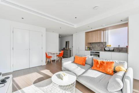 1 bedroom apartment to rent, Phoenix Court, London