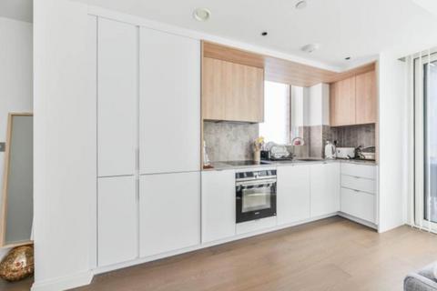 1 bedroom apartment to rent, Phoenix Court, London