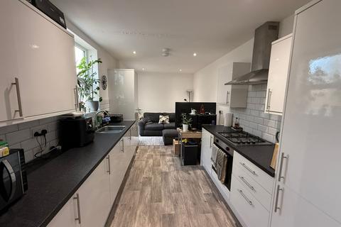 1 bedroom flat to rent, London, E18