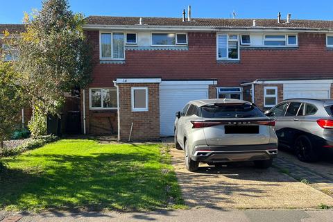 3 bedroom semi-detached house for sale, Holmewood Close, Wokingham, Berkshire