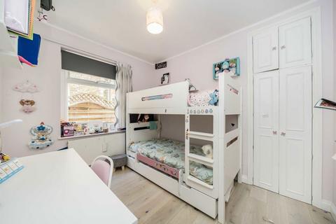 2 bedroom maisonette for sale, Telford Avenue, London SW2