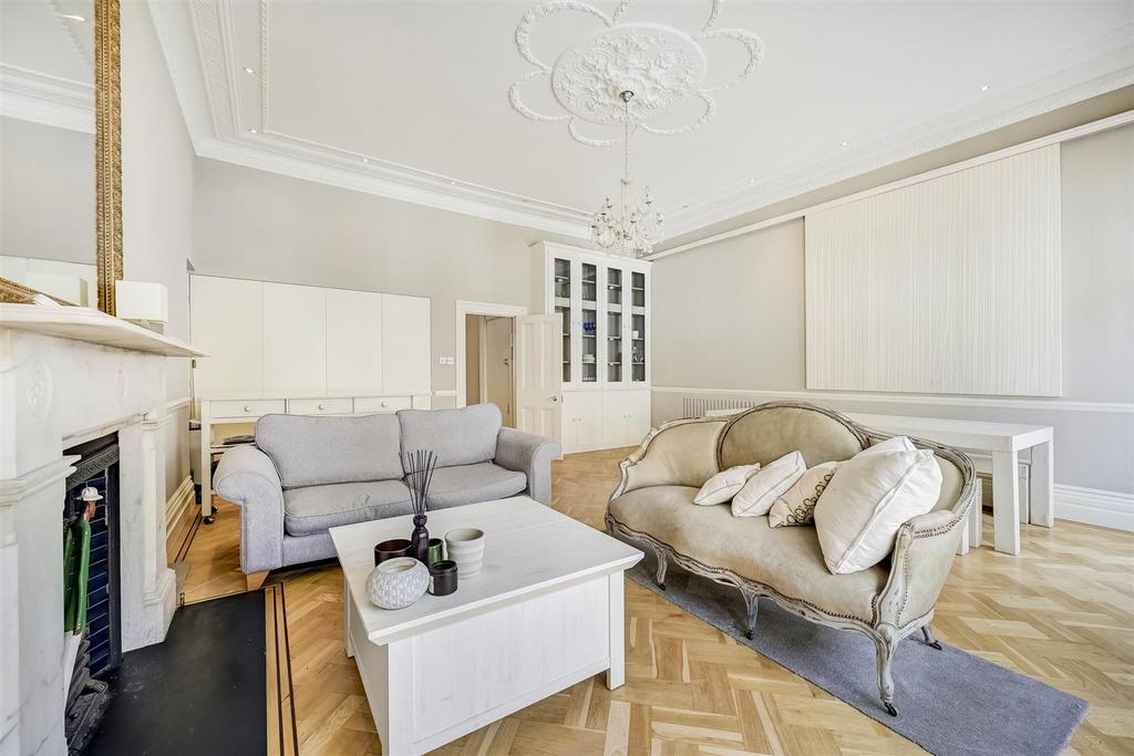 S&amp;P Kensington Lettings Flat B, 15 Cheniston Garde