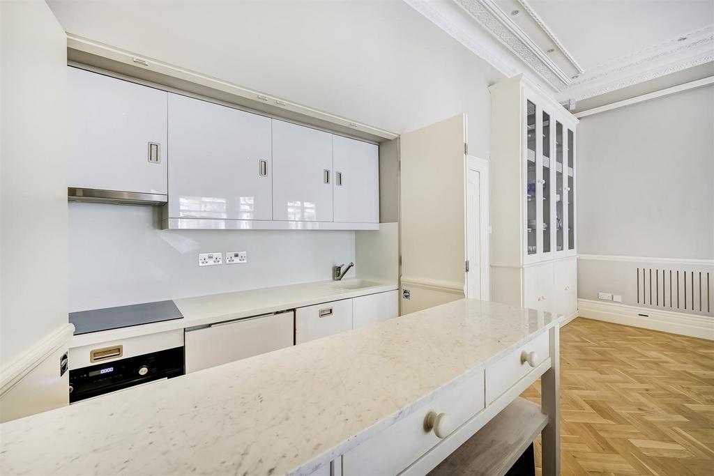 S&amp;P Kensington Lettings Flat B, 15 Cheniston Garde