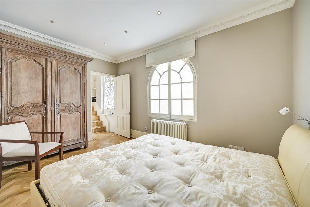 S&amp;P Kensington Lettings Flat B, 15 Cheniston Garde
