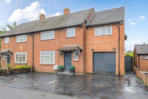 undefined, Hornbeam Road, Surrey GU1