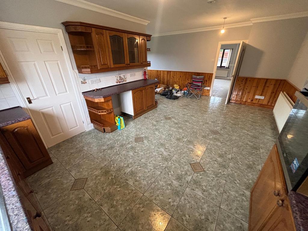 Kitchen (second image)