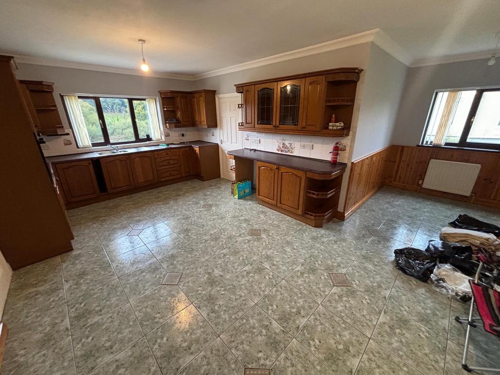 Kitchen (third image)