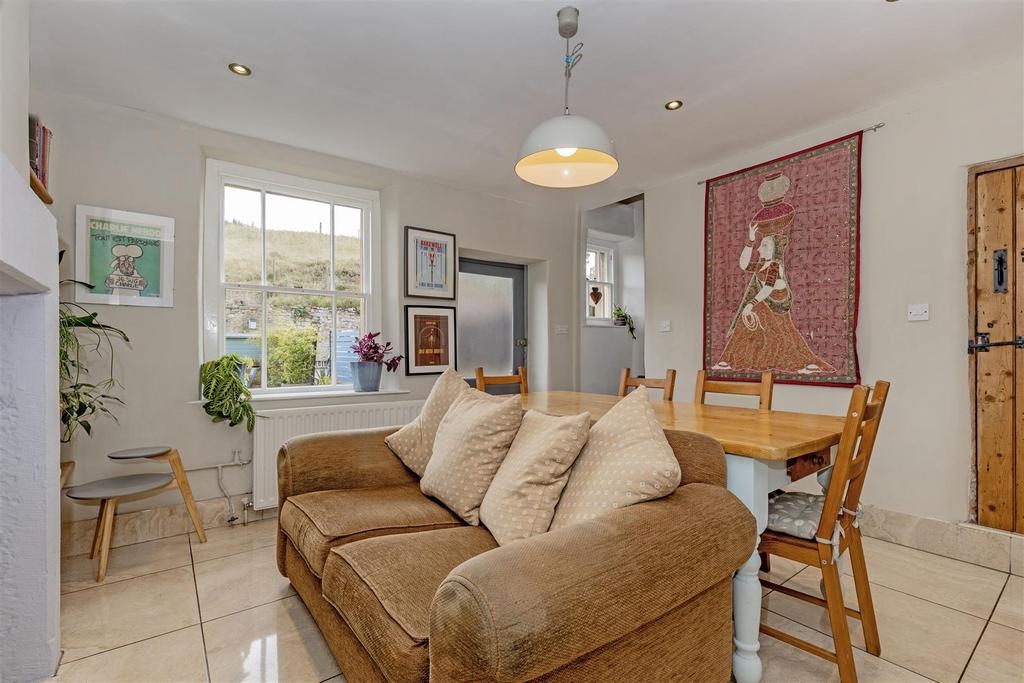 Dining Room-4.jpg