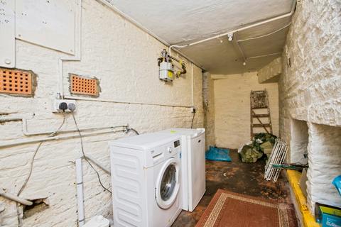 14 Booth Hill, Luddendenfoot, Halifax, HX2 6TH