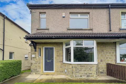 3 bedroom semi-detached house to rent, Whitehall Road, Cleckheaton