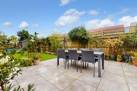 undefined, Cuckoo Hill Rise, Hanslope, Milton Keynes
