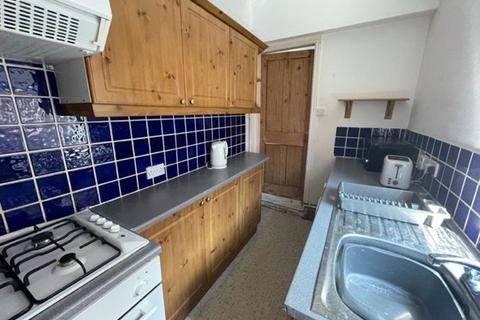 2 bedroom terraced house to rent, Leopold Road, Leicester