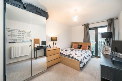 2 bedroom flat for sale, Eythorne Road, London SW9