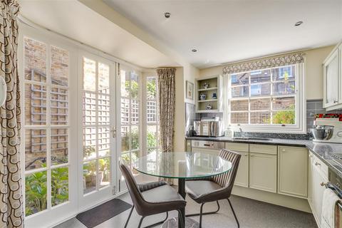 3 Coulson Street, London, SW3 3NG