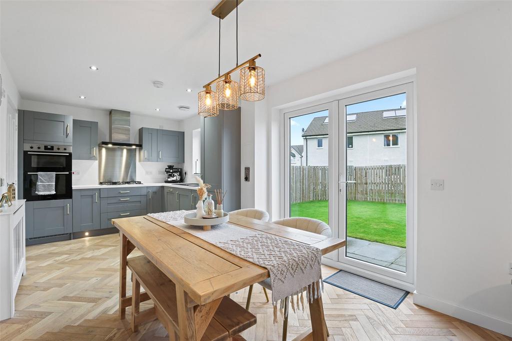 Kitchen/Dining