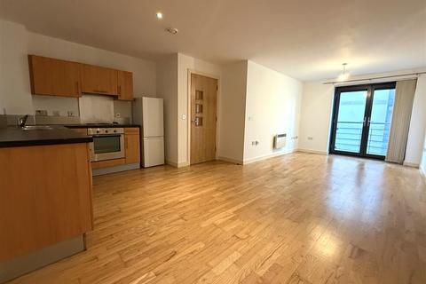 2 bedroom flat to rent, Waterloo Court, Waterloo Street