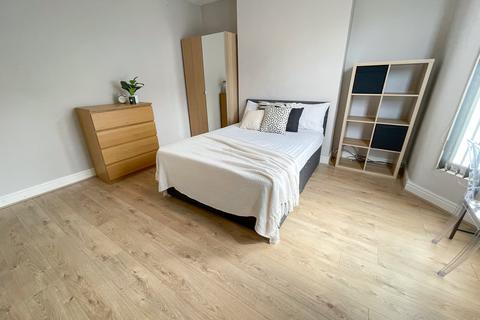 undefined, Gainsborough Road, L15 3HX,