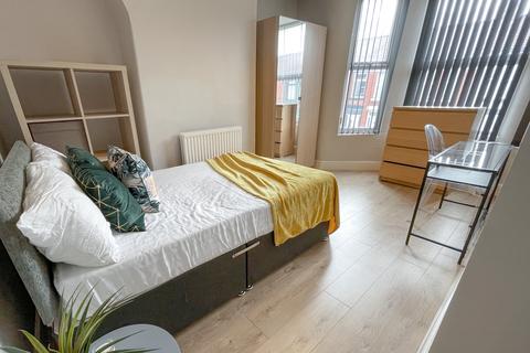 undefined, Gainsborough Road, L15 3HX,