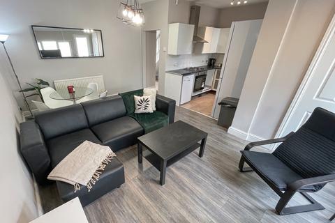 undefined, Gainsborough Road, L15 3HX,