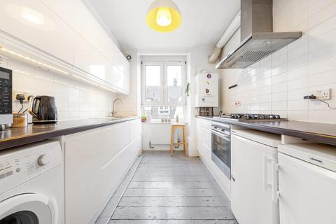 2 bedroom flat for sale, Renton Close, SW2