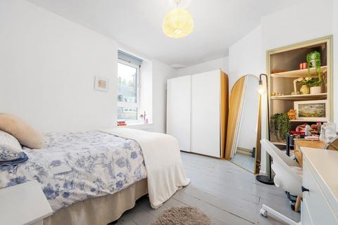 2 bedroom flat for sale, Renton Close, SW2