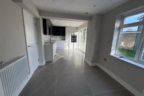 undefined, Wych Elms, Park Street AL2