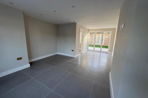 undefined, Wych Elms, Park Street AL2