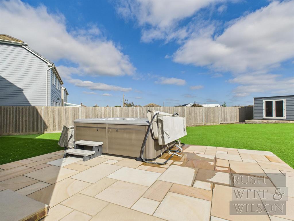 CAM03417 G0-PR0869-STILL001.jpg