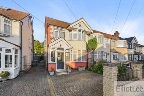 4 bedroom end of terrace house for sale, Carlyon Avenue, Harrow HA2