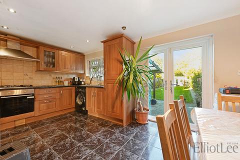 4 bedroom end of terrace house for sale, Carlyon Avenue, Harrow HA2