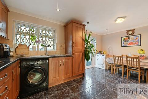 4 bedroom end of terrace house for sale, Carlyon Avenue, Harrow HA2