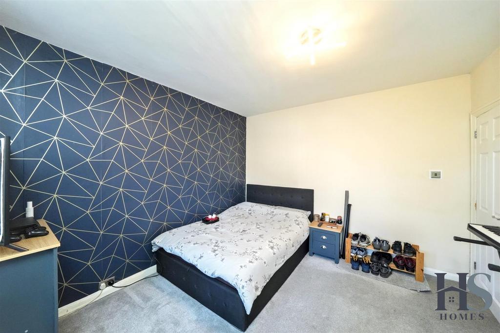 Bed4a.jpg