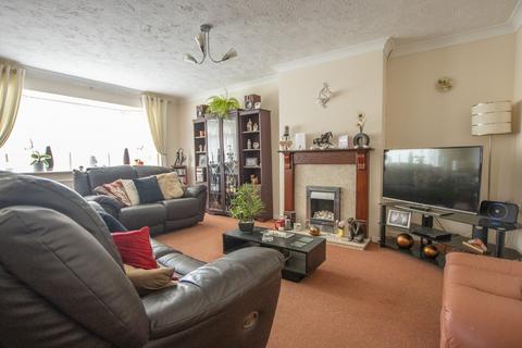 3 bedroom semi-detached bungalow to rent, Kings Croft, Dersingham