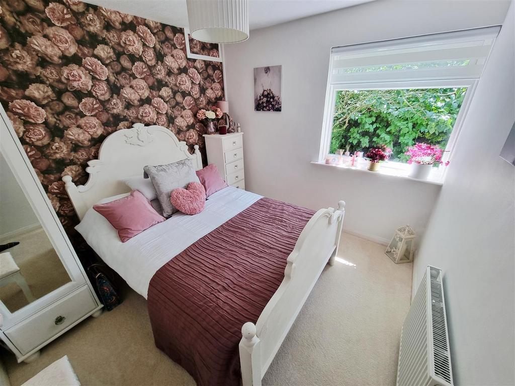 Bed 3.jpg