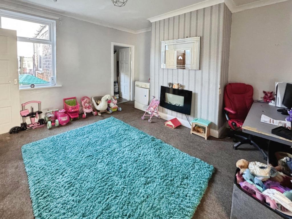 Pbox-living room-346024.jpg