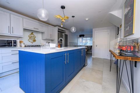 undefined, Chapel Close, Watford