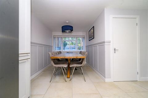 undefined, Chapel Close, Watford